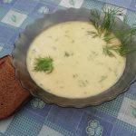 Dlaczego cebula jest sekretem pysznej zupy: jak prawidłowo ją przygotować, aby uzyskać bogaty bulion dlaczego-cebula-jest-sekretem-pysznej-zupy-jak-prawidlowo-ja-przygotowac.jpg